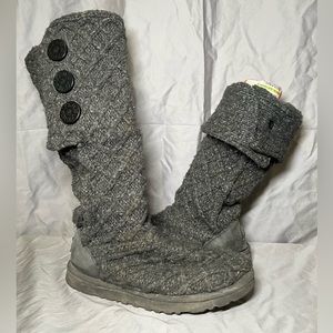 UGG Knit boots in grey